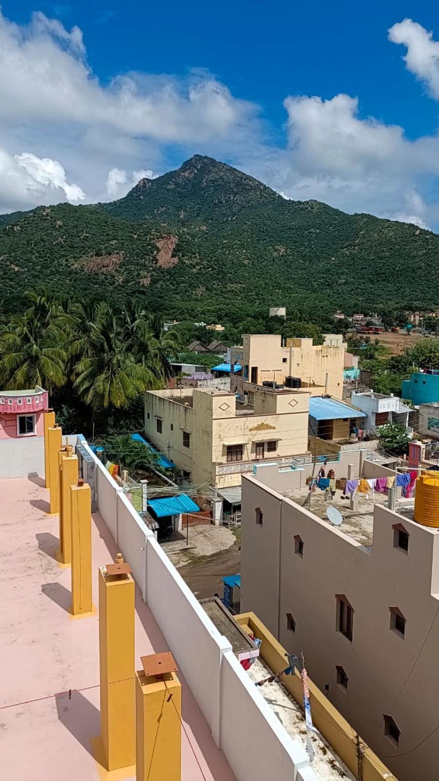 Sathya Guest House Tiruvannāmalai Esterno foto